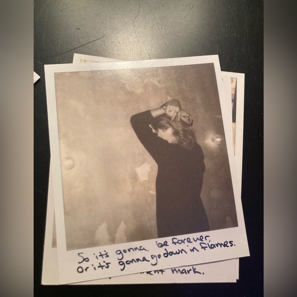 Taylor Swift 1989 photos! - Picture 9 of 11